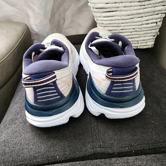 Hoka One on One Womens Bondi  Gray Running Shoes Sneakers Size 6w - Picture 4 of 6